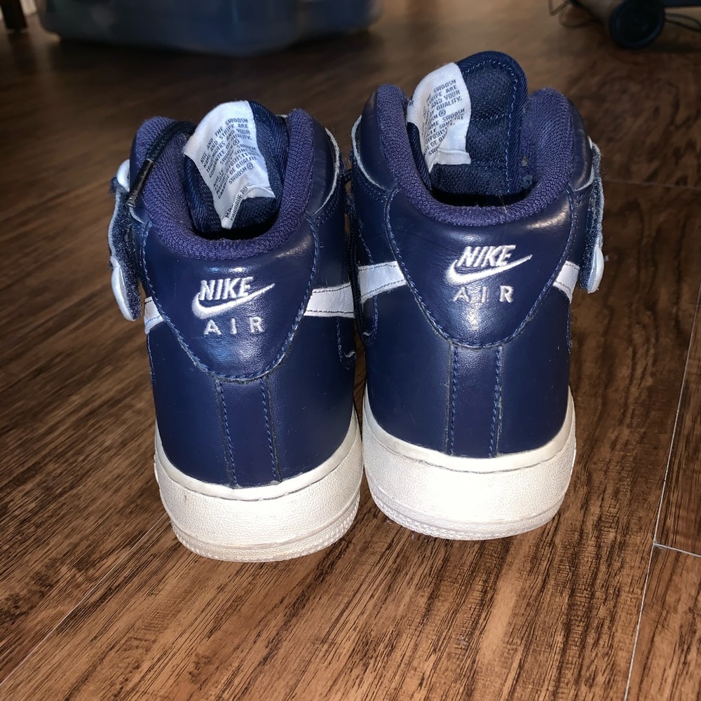 Nike Air Men’s Velcro/Lace Sneakers - Picture 5 of 10
